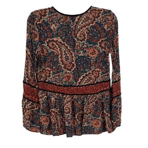 American Eagle Paisley Long Bell Sleeve Velvet Trim‎ Blouse Multicolor Size XS - Picture 2 of 9